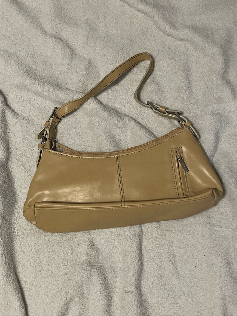 Leather Shoulder Bag in Tan - Classic Women's Handbag